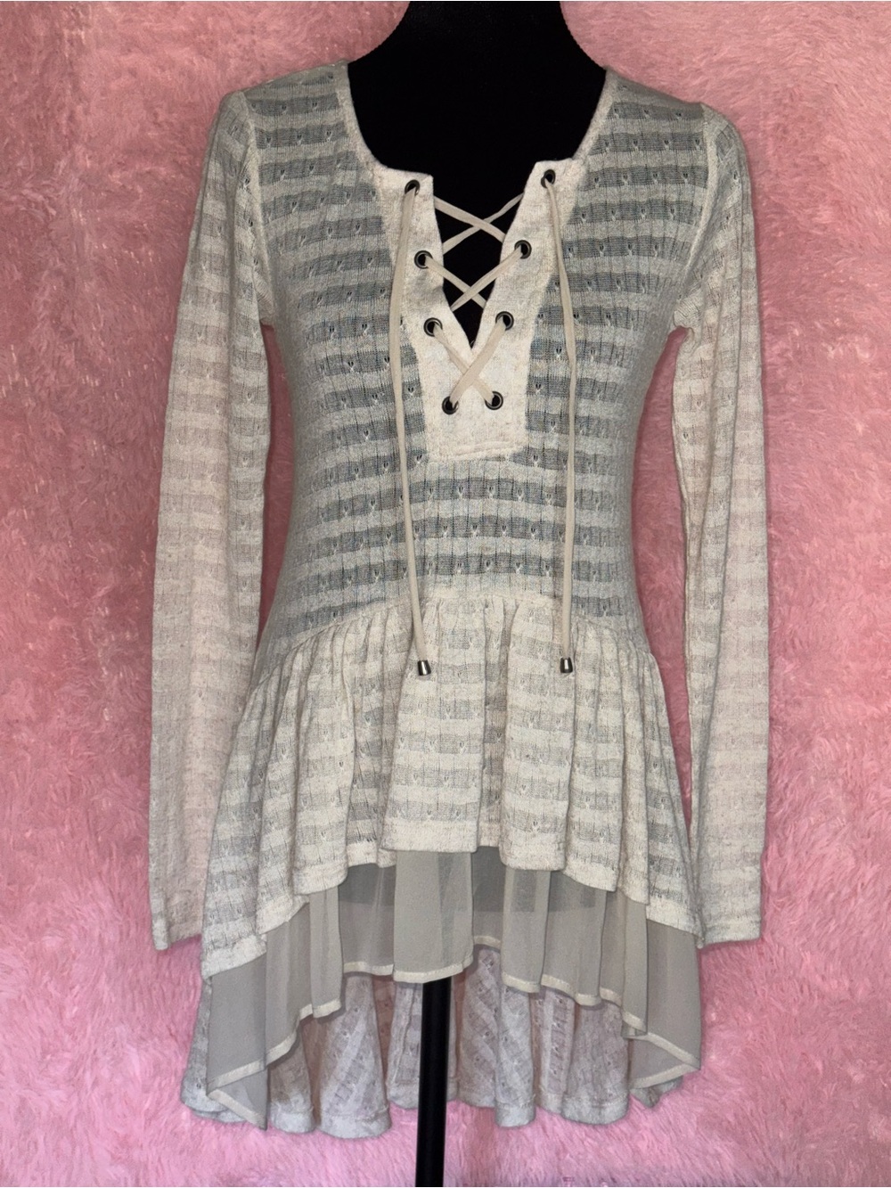 Maurices XS Lace-Up Hi Low Tunic Top Gray Ivory Ruffle Hem
